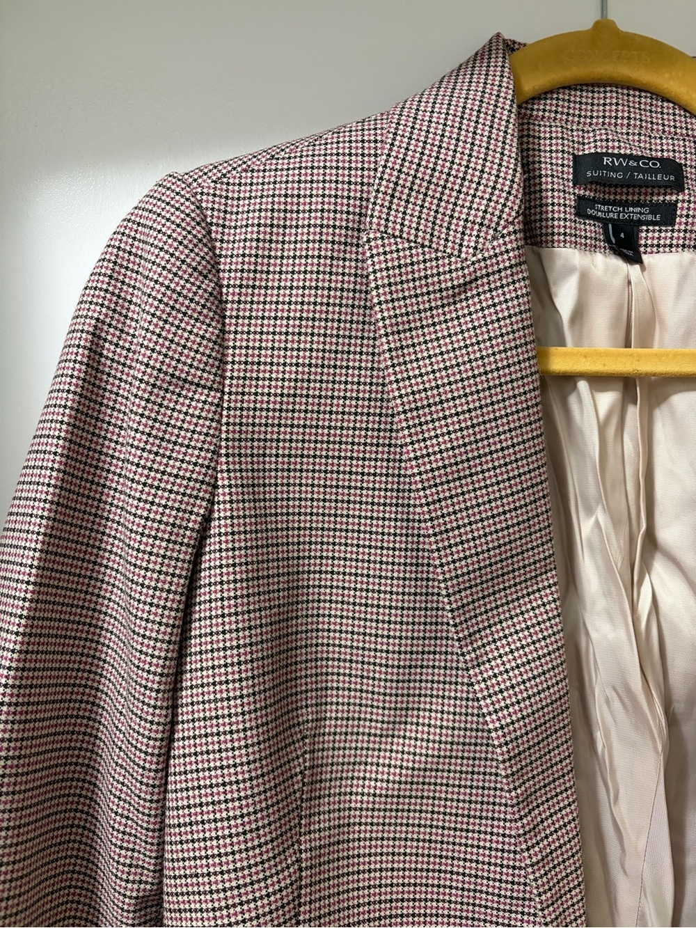 RW&CO. Women’s Pink Patterned Blazer Size 4